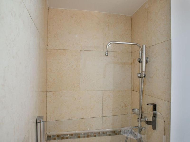 8-Guest Malasana Central Suite - image 9