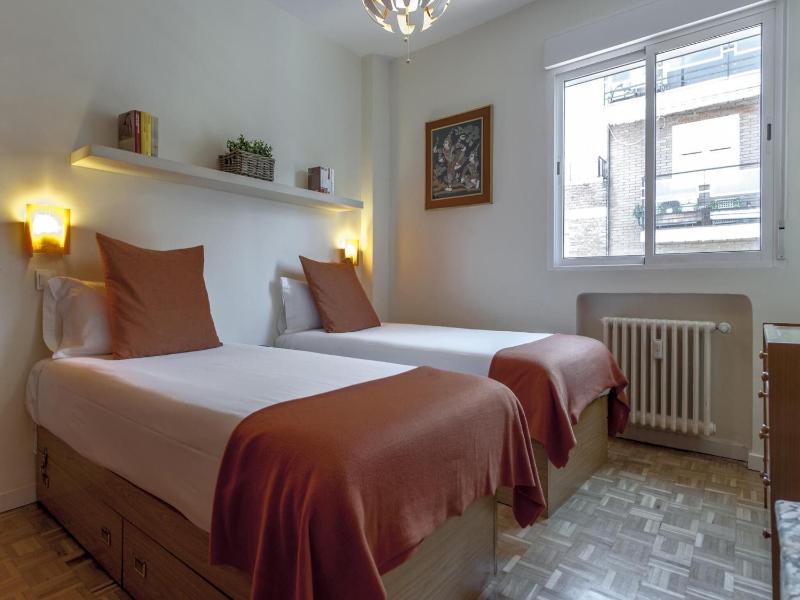 Flat near Las Ventas District - image 15