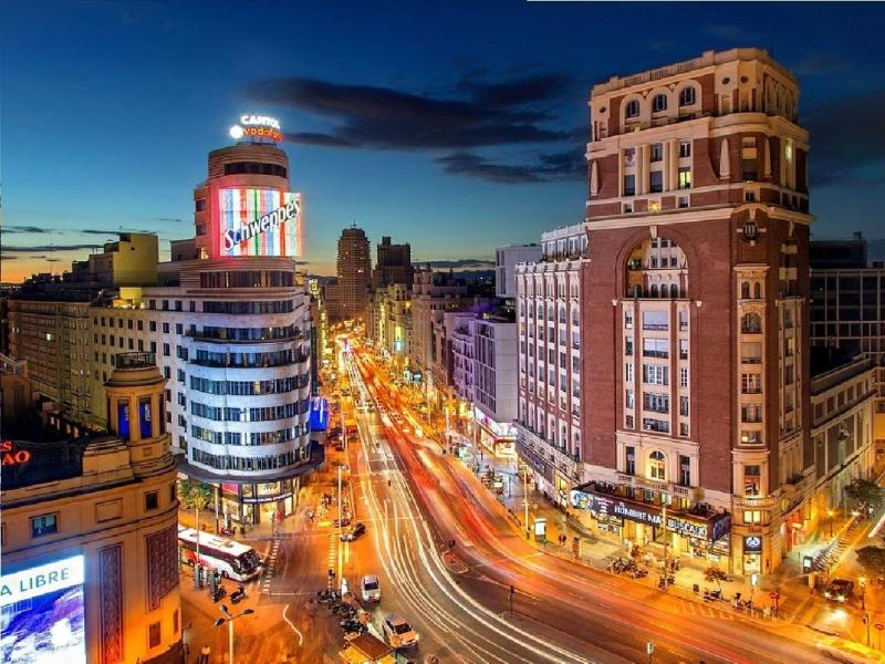 Madrid Hideaway Near Museums - image 16