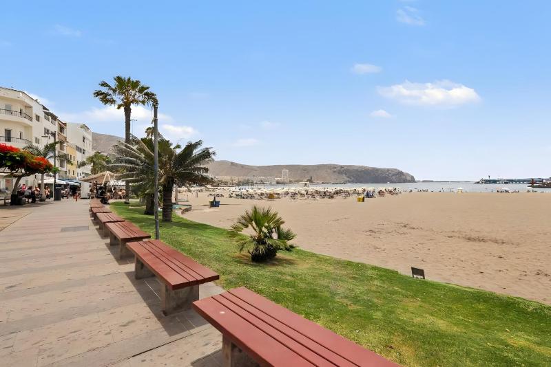 2-bedroom Exclusive Los Cristianos - image 1