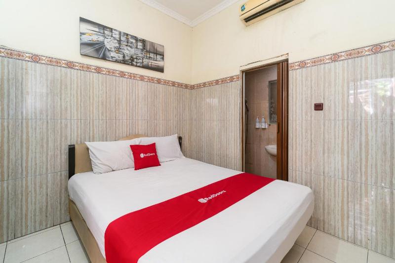 RedDoorz at Wisma Thamrin Suncity Mall Sidoarjo - image 9