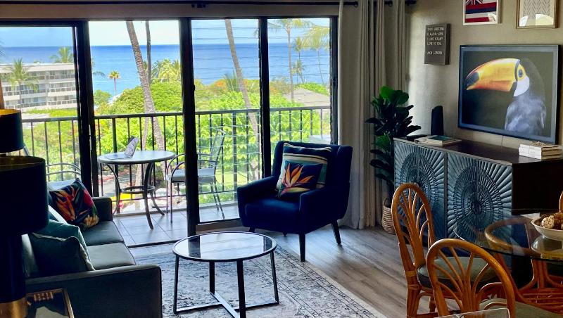 DELUXE PANORAMIC OCEAN VIEW - Dual AC - RENOVATED - FULLY EQUIPPED - SELF MGMT FREE PARKING - image 1