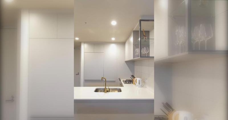 New Spacious 2 Bedroom With Gorgeous City Views - image 14