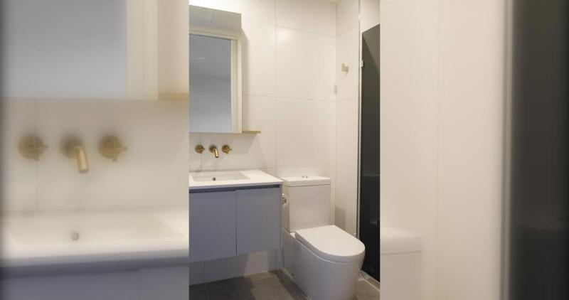 New Spacious 2 Bedroom With Gorgeous City Views - image 8