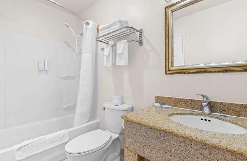Rodeway Inn & Suites Portland West - Beaverton - image 25