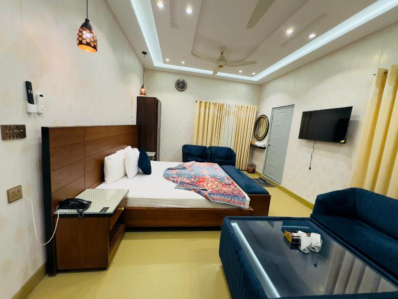 Unique Hotel Multan - image 10
