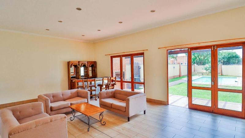 Stylish 2 bed apartment in Carlswald Midrand - image 8