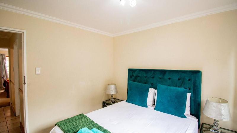 Stylish 2 bed apartment in Carlswald Midrand - image 16