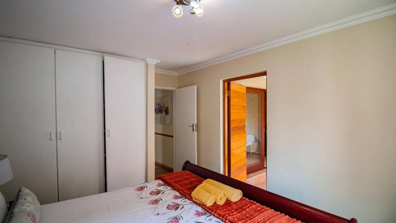 Stylish 2 bed apartment in Carlswald Midrand - image 2