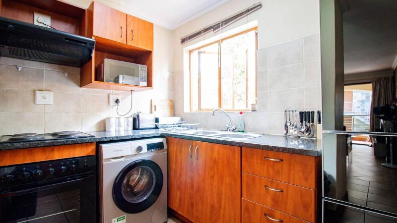Stylish 2 bed apartment in Carlswald Midrand - image 12