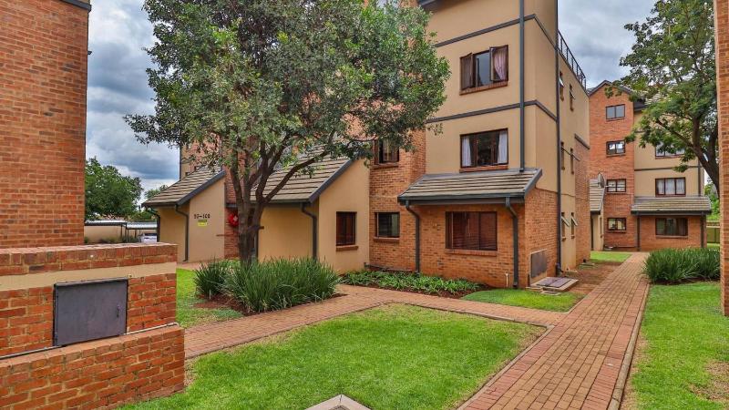 Stylish 2 bed apartment in Carlswald Midrand - image 6