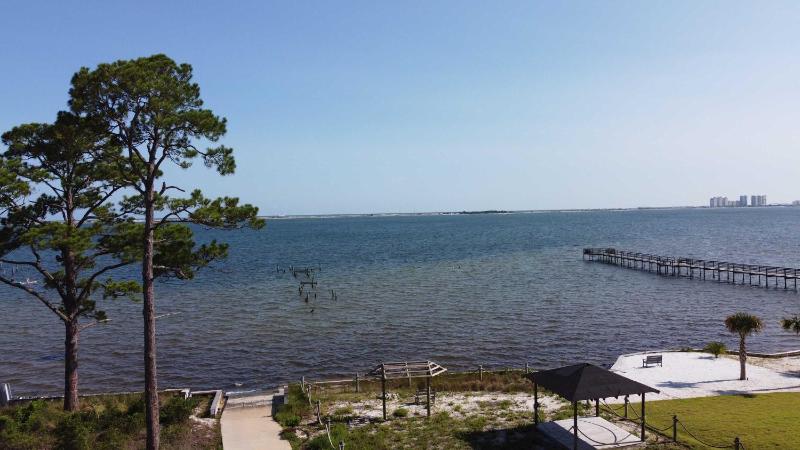 Captain's Cove: 2 King Beds Boat Ramp & Beach - image 2