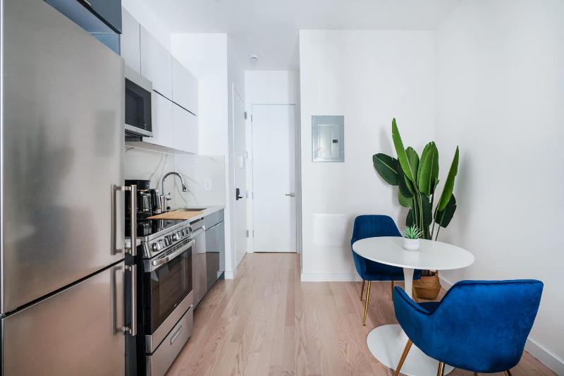 14-B Sleek Modern 1BR w outdoor space Union Square WD in Unit - image 11