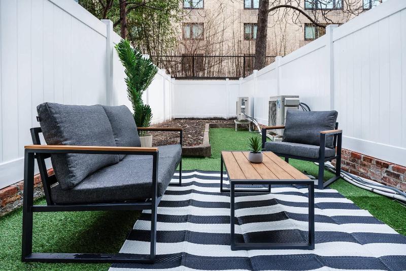 14-B Sleek Modern 1BR w outdoor space Union Square WD in Unit - image 4