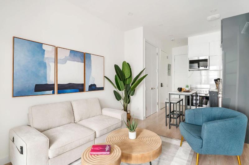 14-1B Sleek Modern 1BR Union Square WD in Unit - image 1