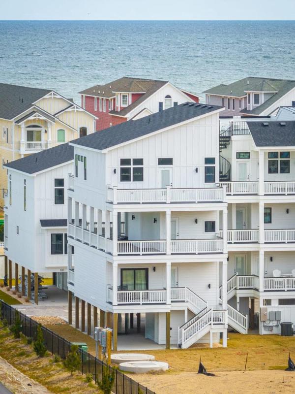 Brand New Luxury Townhome Close to Beach w Pool - image 23