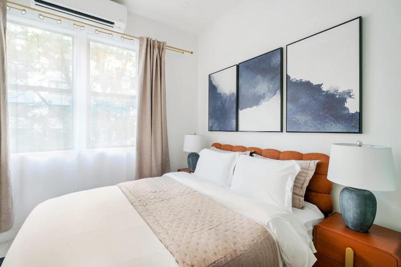 14-2B Brand New Modern 1BR Union Square WD in Unit - image 13