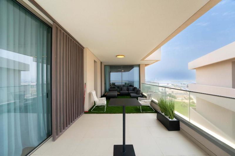 Coastal 3BR Retreat in Seaside Hills Sea View - image 3