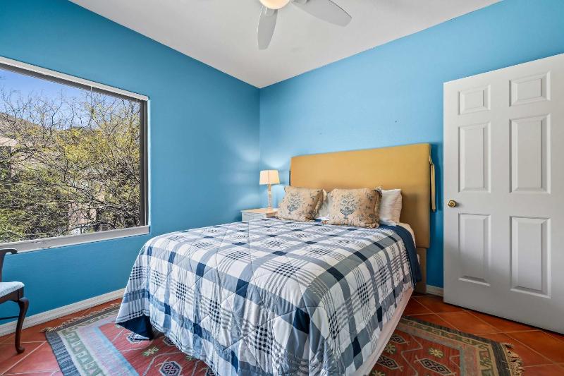 Gorgeous Mountain & City Views Pools & Hot Tubs - image 28