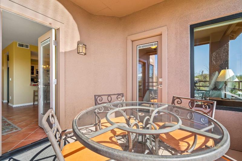Gorgeous Mountain & City Views Pools & Hot Tubs - image 32