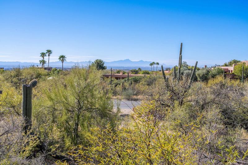Gorgeous Mountain & City Views Pools & Hot Tubs - image 9