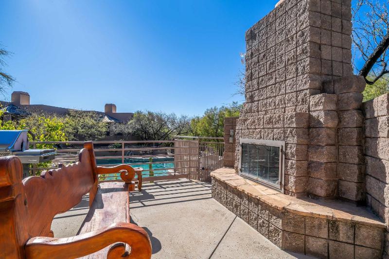 Gorgeous Mountain & City Views Pools & Hot Tubs - image 29