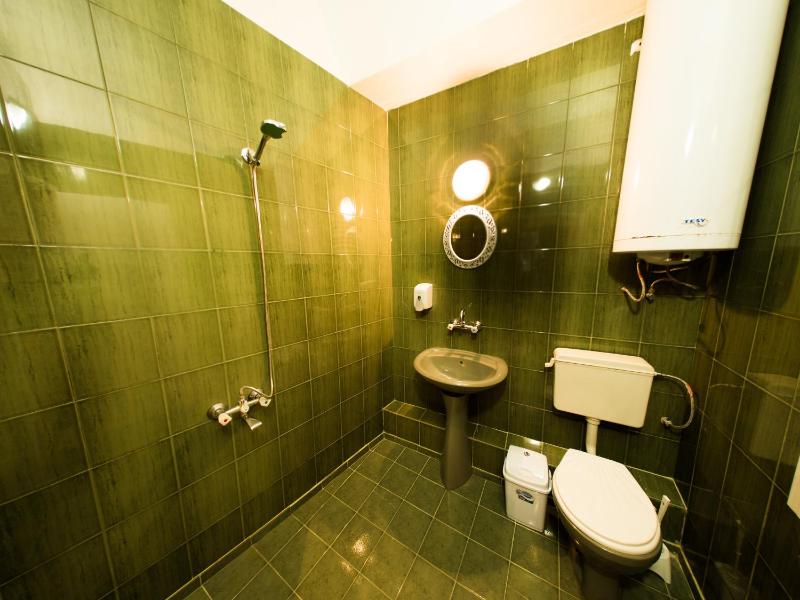 Family Studio with Private Bathroom image 4