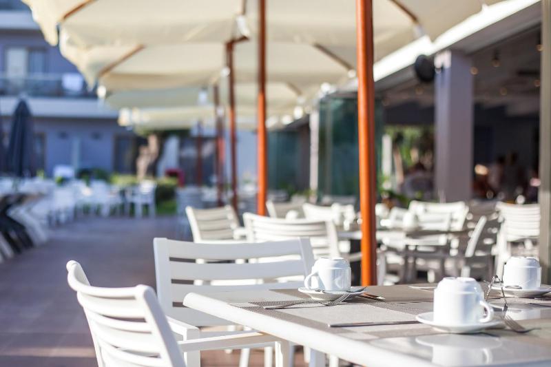 Sunny Days Hotel - image 10