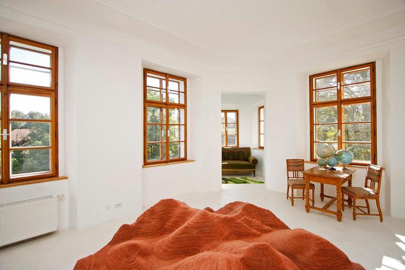 Deluxe Suite image 1