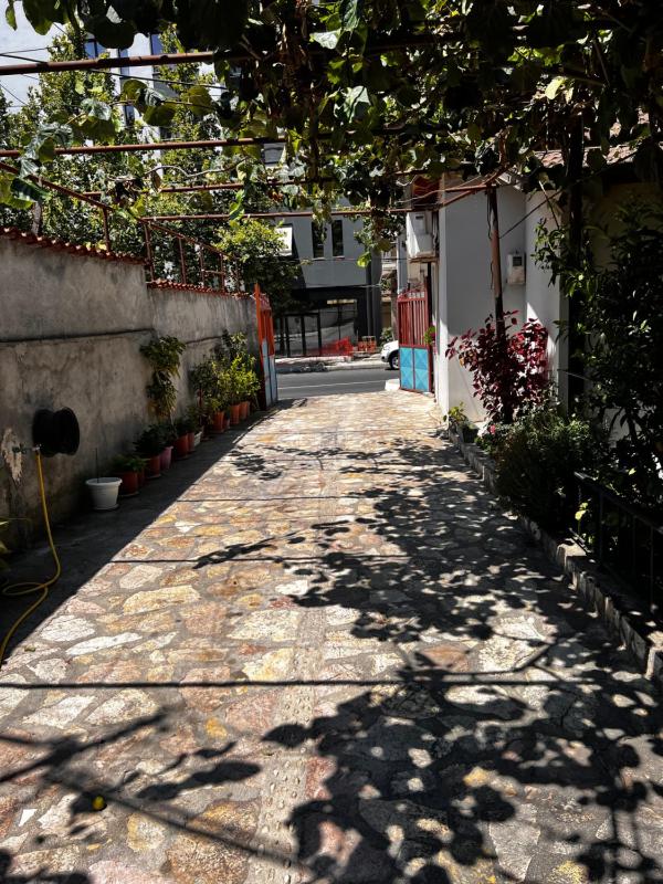 Klaudios rent house - image 16