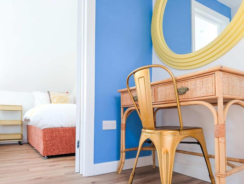 Buckingham House - 20 Beds - by Brighton Holiday Lets - image 6