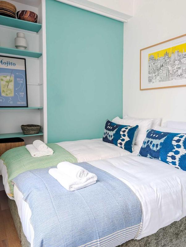 Buckingham House - 20 Beds - by Brighton Holiday Lets - image 4