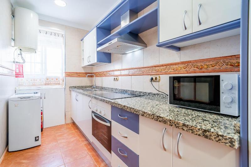 Cubo's Las Americas Malaga Apartment - image 11