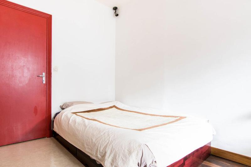 Beautiful And Bright Studio Near Pigalle - image 12