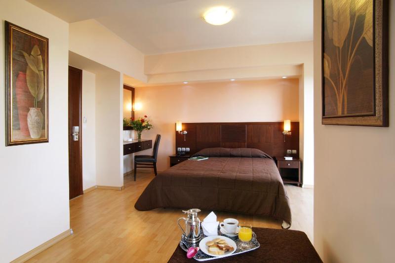 Deluxe Double Room with Sea View image 4