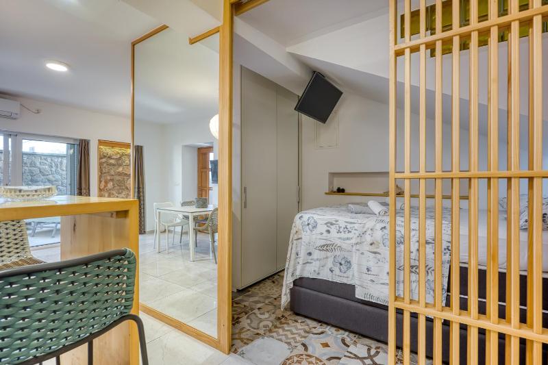 Bougainvillea Old Town Apartment /w Terrace - Happy Rentals - image 21
