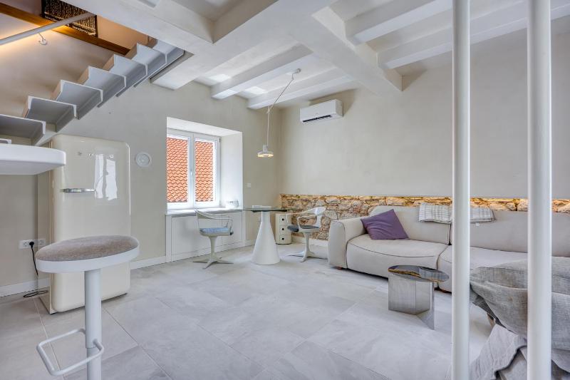 1BR Star Wars Inspired Duplex Loft /w Sea View - Happy Rentals - image 24