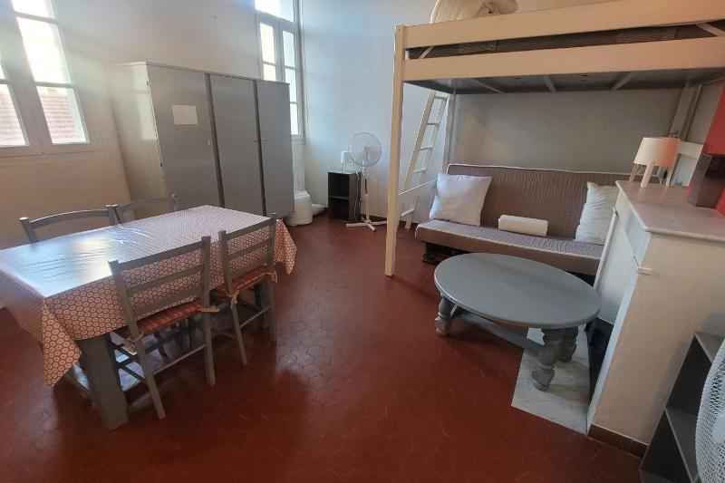 Lovely studio in the Remparts - image 3