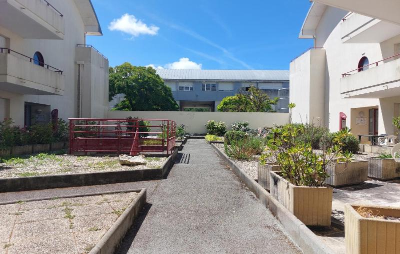 Studio Piscine Proche Plage - image 8