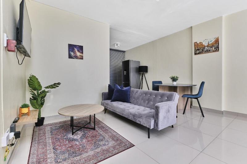 Urban Luxe Studio Illovo Mews By Ctha - image 12