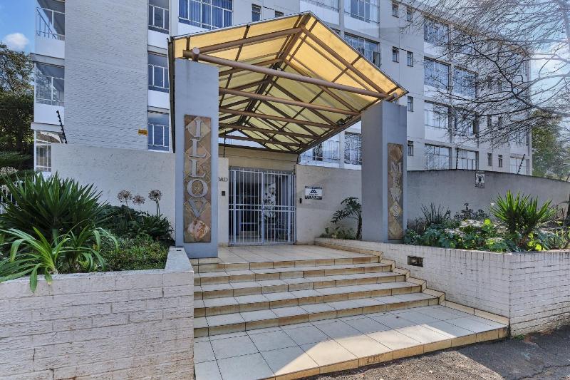 Urban Luxe Studio Illovo Mews By Ctha - image 6