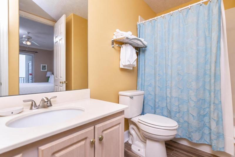 Island Royale 1103 - image 29