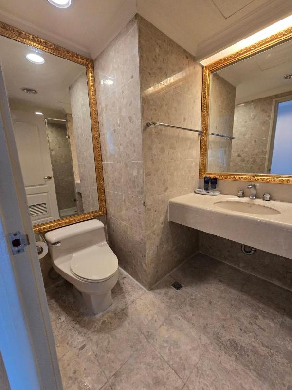 Corner Inn - image 41