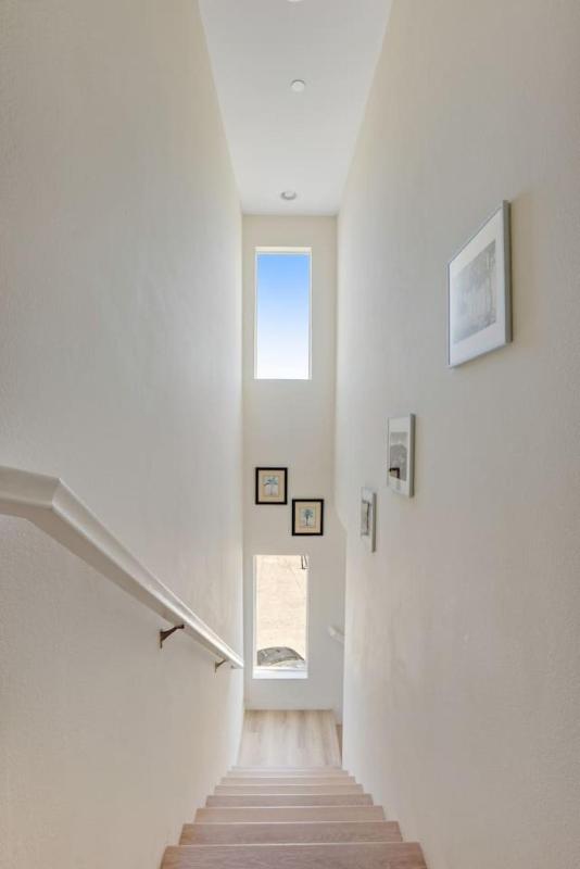 NEW 3BR Townhouse Iconic Hollywood Sign Views - image 6