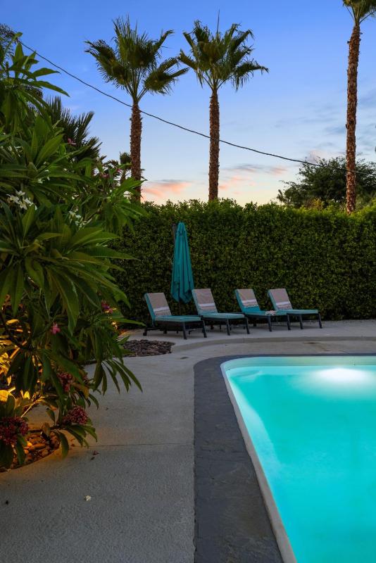 The Martini Lounge Mid Century with Private Pool - image 48