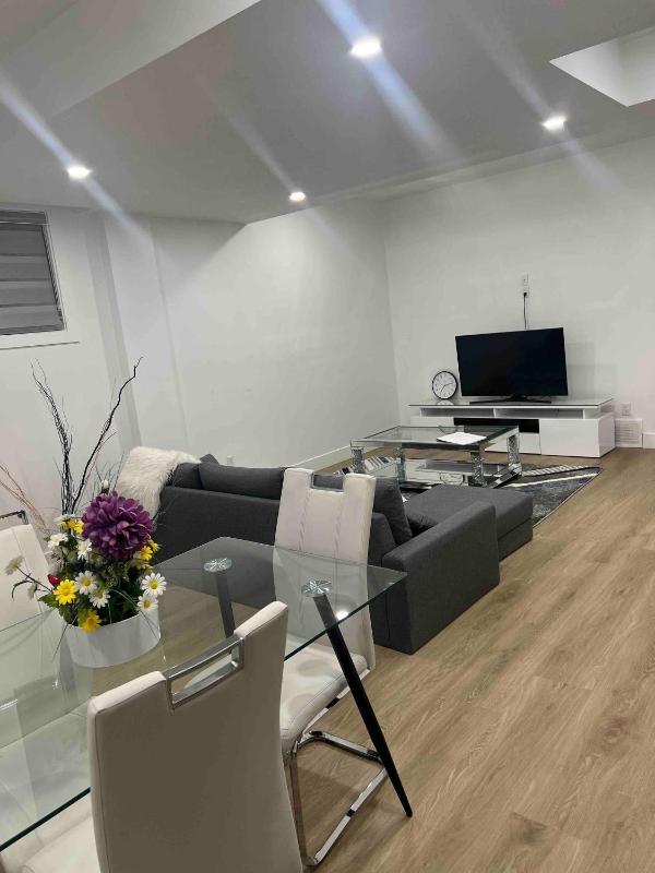 Magnificent Brand New luxurious Basement 2BR NW - image 12