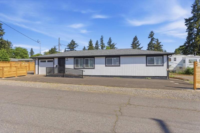 Entire Home in SE Portland - image 7