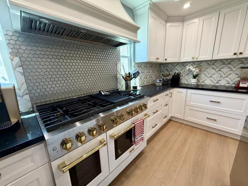 NEW Private Hollywood Designer Glam Home - image 7