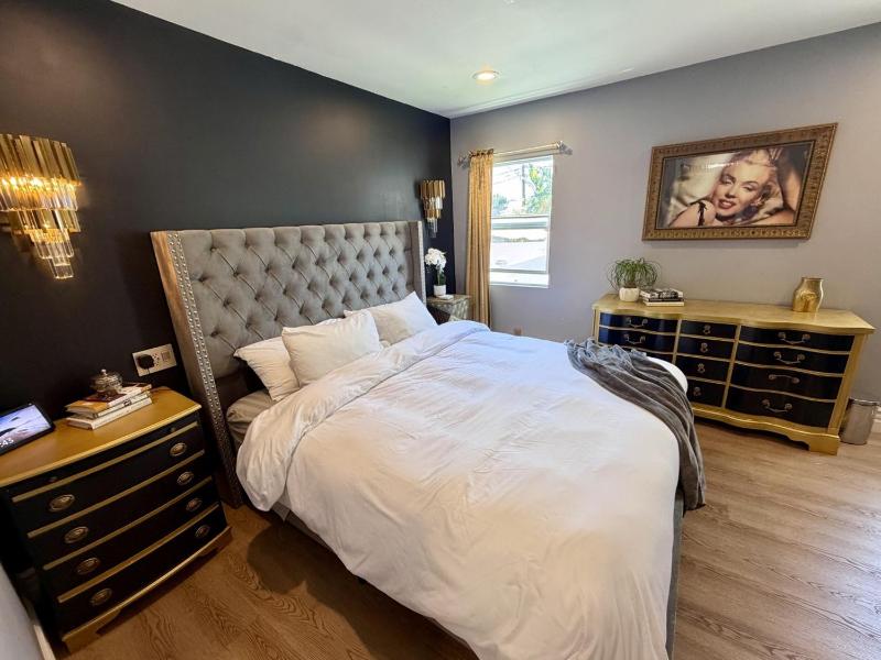 NEW Private Hollywood Designer Glam Home - image 8