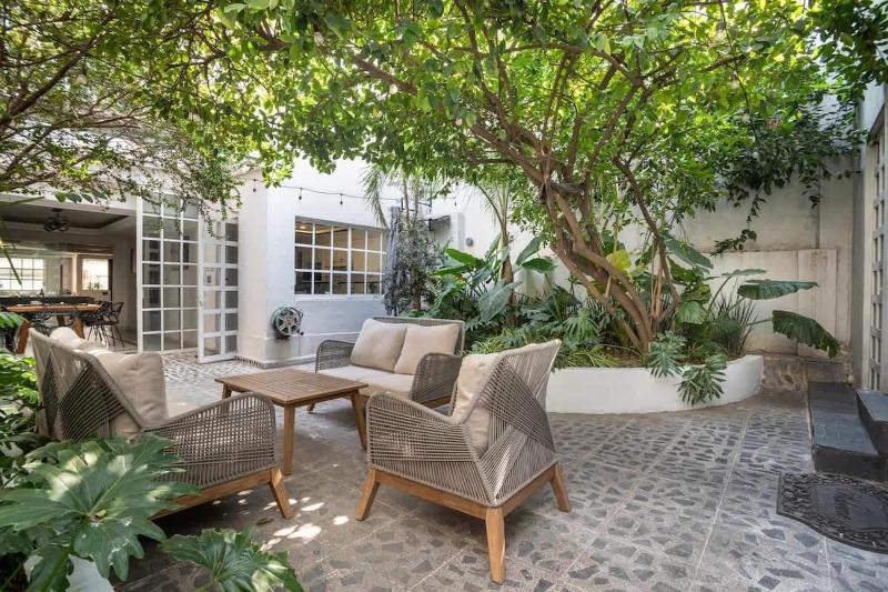 Luxe Polanco Home Private Yard TVs in Each Room - image 20